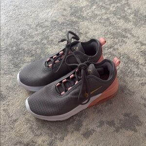 Nike Air Max Motion 2 Gray and Pink Sneakers